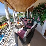 Luxury Family With Private Pool & Slide