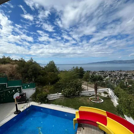Holiday home Luxury Family With Private Pool & Slide