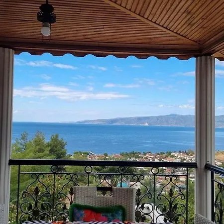 Holiday home Luxury Family With Private Pool & Slide *