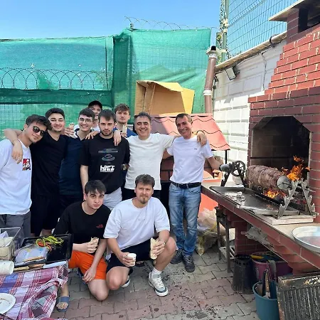 Luxury Family With Private Pool & Slide