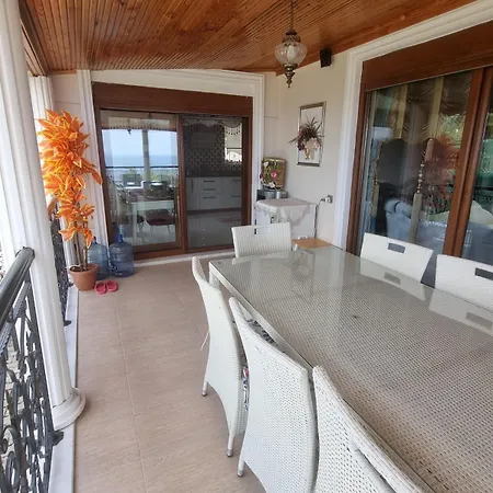Luxury Family With Private Pool & Slide Holiday home