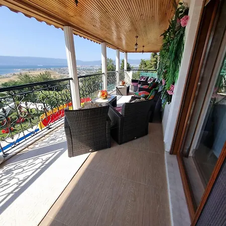 Luxury Family With Private Pool & Slide *