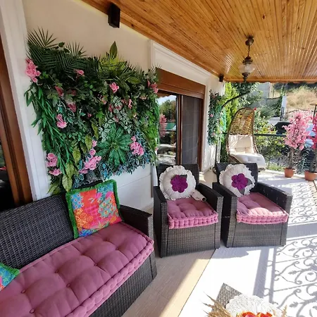 Holiday home Luxury Family With Private Pool & Slide *