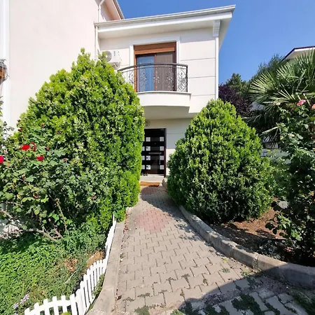 Holiday home Luxury Family With Private Pool & Slide *