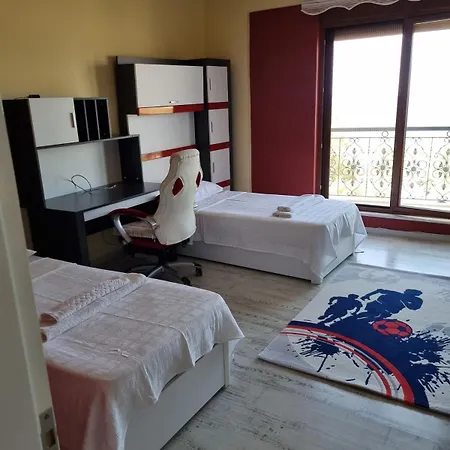 Luxury Family With Private Pool & Slide Holiday home
