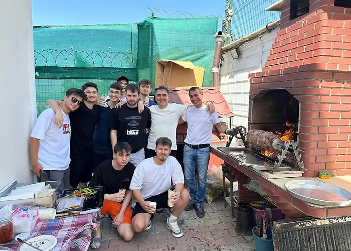 Luxury Family With Private Pool & Slide