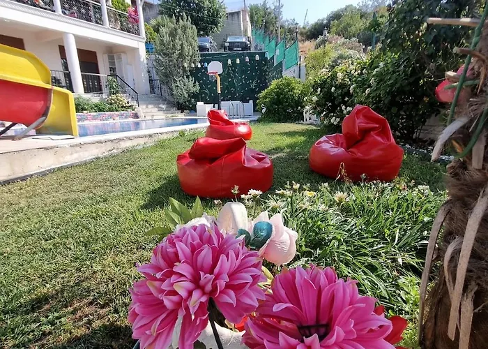 Luxury Family With Private Pool & Slide Holiday home *