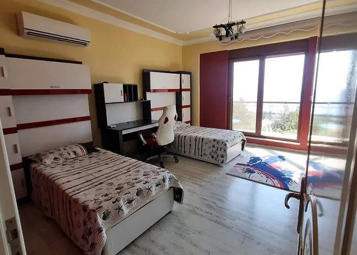 Holiday home Luxury Family With Private Pool & Slide *